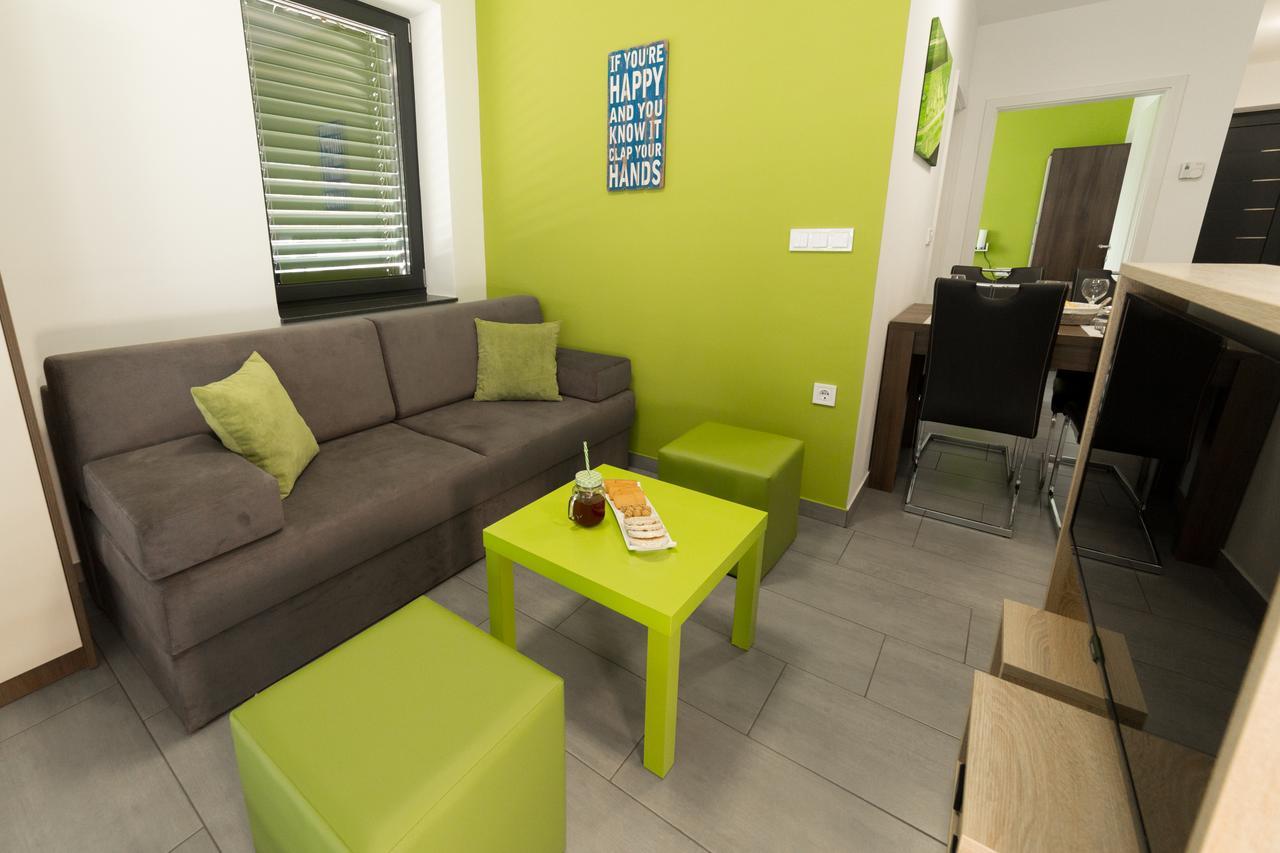 Apartma Mariposa Banovci Exteriör bild