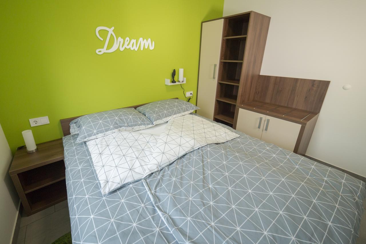 Apartma Mariposa Banovci Exteriör bild