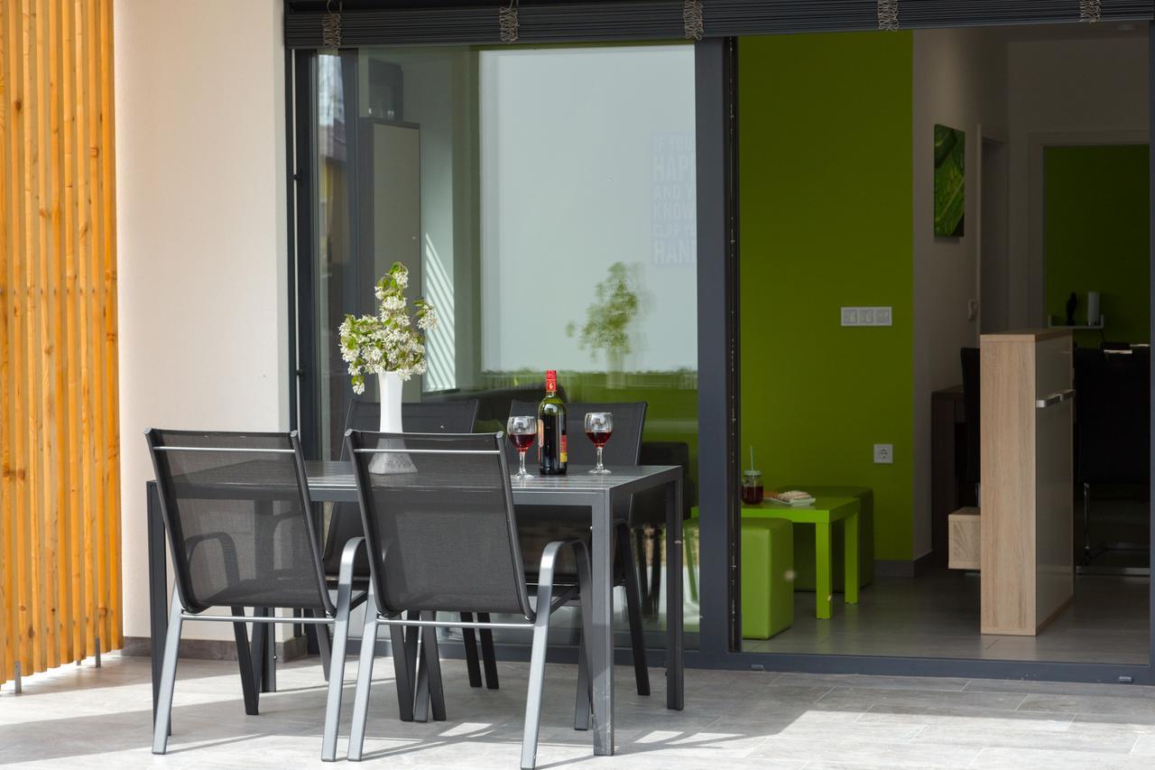 Apartma Mariposa Banovci Exteriör bild