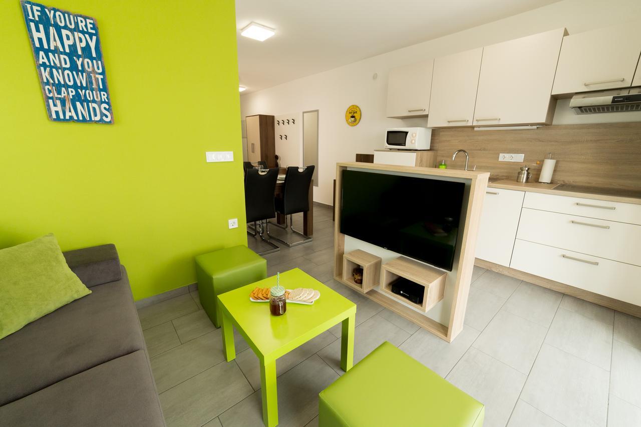 Apartma Mariposa Banovci Exteriör bild