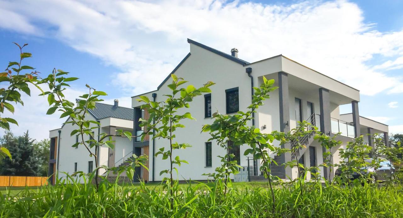 Apartma Mariposa Banovci Exteriör bild